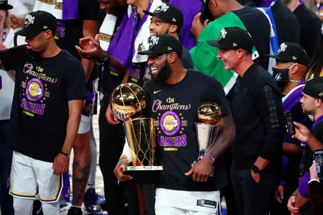 LeBron James ima za seboj popolno sezono: razglasili so ga za najkoristnejšega igralca (MVP), še pomembnejša pa je zmaga v finalu lige NBA. FOTO: Kim Klement/Usa Today Sports