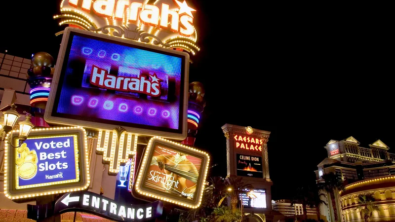 Fotografija: Leta 2005 je novogoriška igralniška družba Hit skupaj z največjo svetovno igralniško verigo Harrah's Entertainment, ki ima sedež v Las Vegasu, predstavila projekt največje naložbe v Sloveniji doslej.
FOTO: Ethan Miller/Reuters