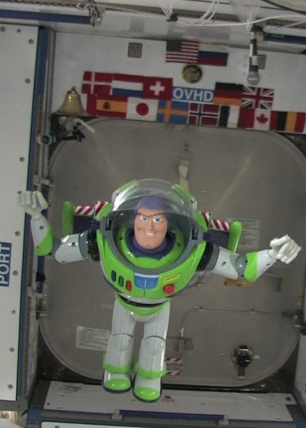 Astronavt Buzz Lightyear (Ken Kozmoblisk) je dočakal pot v vesolje. FOTO: Nasa