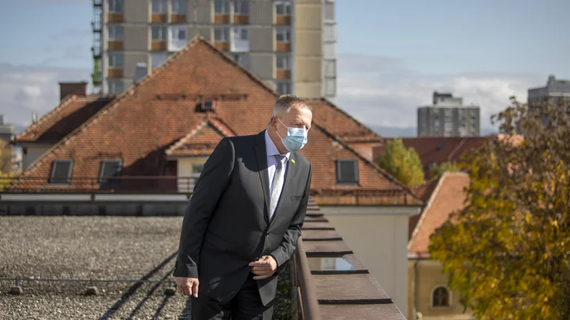 Fotografija: »Ne želim komentirati izjav drugih politikov,« Zdravko Počivalšek odgovori na vprašanje, ali se strinja z mnenjem predsednika vlade, da nosijo mainstream mediji del krivde za tako intenziven drugi val epidemije. FOTO: Voranc Vogel/Delo