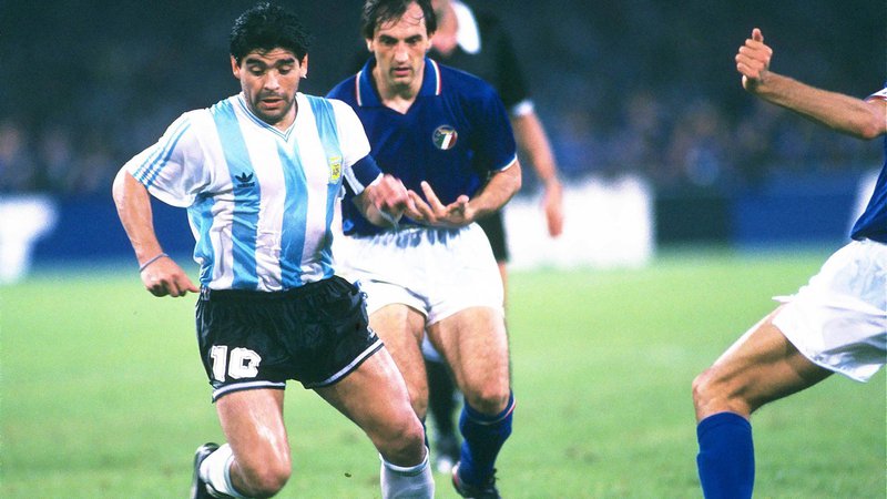 Fotografija: Diego Maradona je sopomenka za številne uspehe argentinske reprezentance. FOTO: Reuters