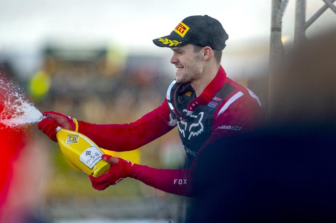 Tim Gajser bi lahko že v nedeljo tretjič odprl šampionski šampanjec. FOTO: Hondaproracing