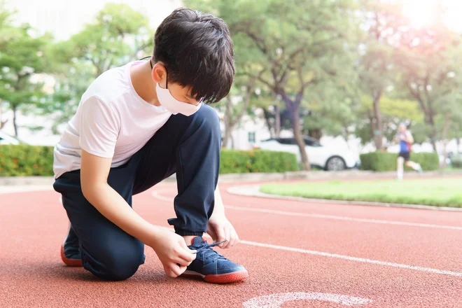 V novi realnosti se ne gre odpovedati telesni vadbi. FOTO: Shutterstock