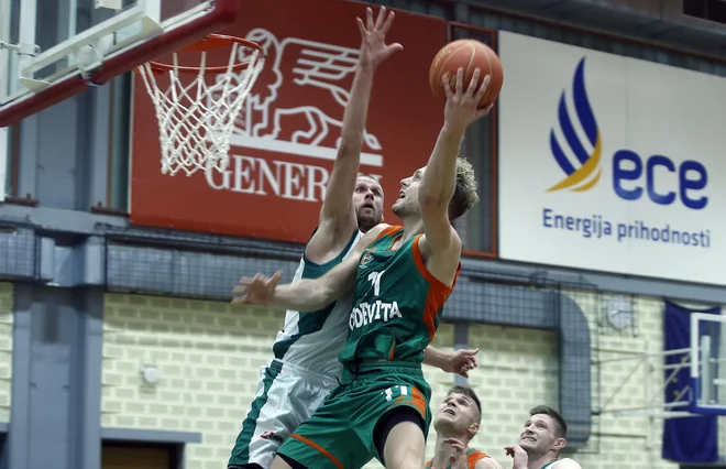 Košarkarji Cedevite Olimpije so za današnji večer ostali brez načrtovane tekme. FOTO: Blaž Samec/Delo