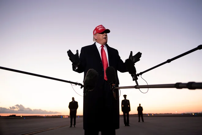Ameriški predsednik Donald Trump med kampanjo v Severni Karolini.&nbsp;FOTO: Brendan Smialowski/Afp