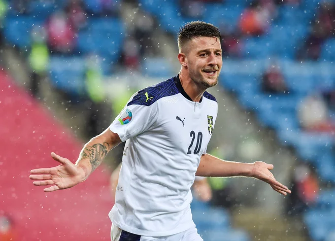 Srbe je oktobra pripeljal na rob uvrstitve na evropsko prvenstvo Sergej Milinković Savić z golom Norvežanom. FOTO: Reuters