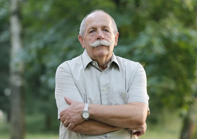 Milan Dekleva, pesnik, prozaist in romanopisec.