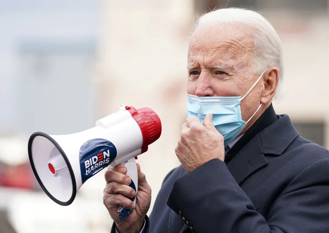 Demokratski kandidat Joe Biden je kampanjo zaključil v rojstnem mestu Scranton, Pensilvanija. FOTO: Kevin Lamarque/Reuters