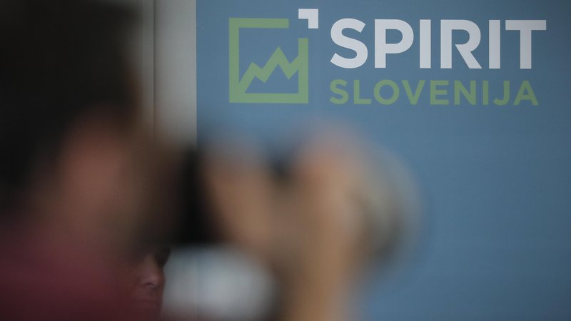 Fotografija: Spirit Slovenija v novembru pripravlja pripravlja spletne izobraževalne seminarje za nosilce slovenskih investicijskih projektov. FOTO: Uroš Hočevar/Delo