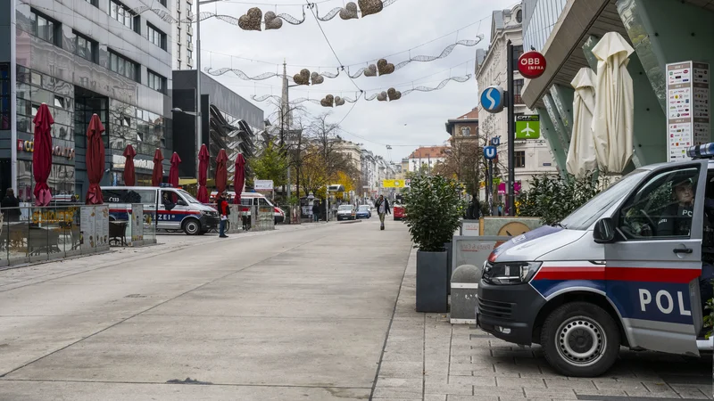 Fotografija: Prazne ulice Dunaja po terorističnem napadu. FOTO: Matej Fišer