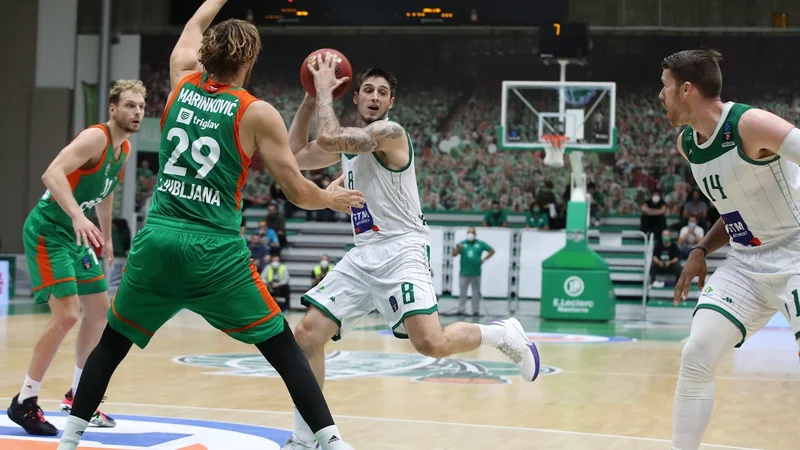 Fotografija: Košarkarji Cedevite Olimpije včeraj niso vedeli, kdo se jim bo danes postavil po robu. FOTO: Eurocup
