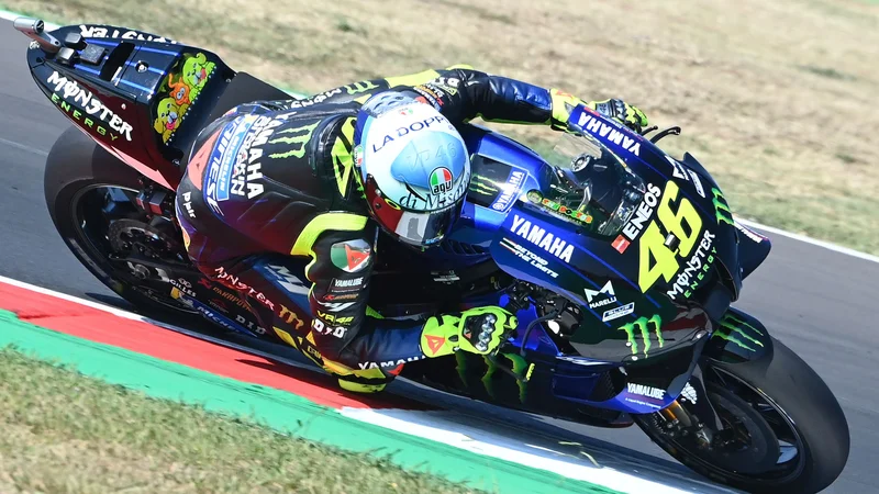 Valentino Rossi je bil po treh zaporednih odstopih pozitiven na testiranju na koronavirus 15. oktobra. FOTO: Andreas Solaro/AFP