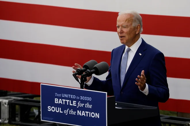 Biden je tik pred koncem svoje predsedniške kampanje obiskal konservativno zvezno državo Georgia. Ta obisk je bil morda ključen za zmago v državi, ki se nepričakovano nagiba k demokratom. FOTO: Brian Snyder/Reuters