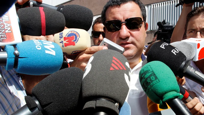 Fotografija: Eden od treh najvplivnejših zastopnikov nogometašev Mino Raiola je trn v peti številnim klubom, a tudi spreten in trd pogajalec. FOTO: Albert Gea/Reuters