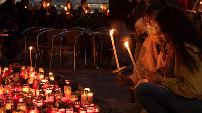 Fotografija: Teroristični napad na Dunaju e zahteval štiri smrtne žrtve in 20 ranjenih. FOTO: Joe Klamar/Afp
