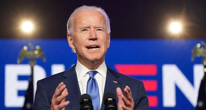 »Nismo še pri končni razglasitvi zmage, a je ta sodeč po številkah jasna,« je Joe Biden izjavil v Wilmingtonu v Delawareju. FOTO: Kevin Lamarque/Reuters