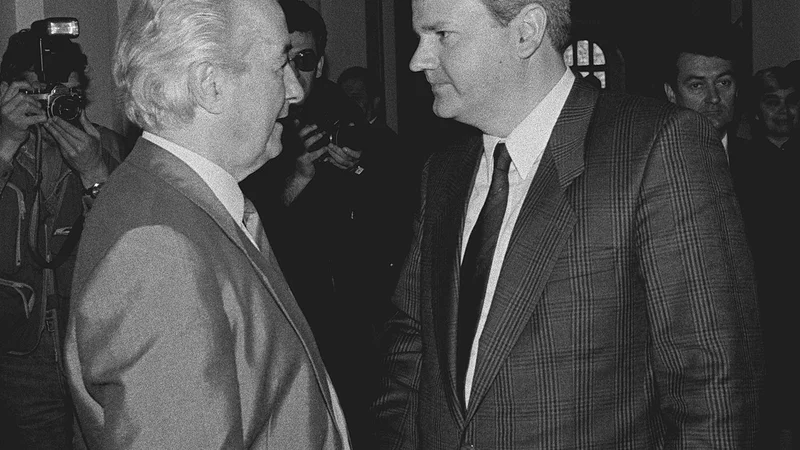 Fotografija: Zadnji premier SFRJ Ante Marković in srbski »vožd« Slobodan Milošević
Foto Igor Mali