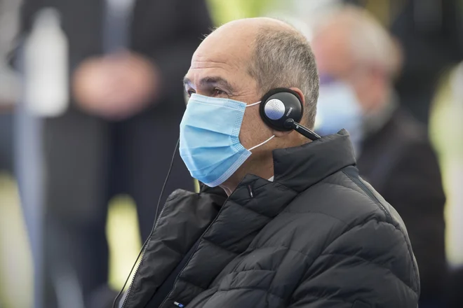 Janez Janša meni, da ukrepi kažejo pozitivne rezultate. FOTO: Jure Eržen/Delo