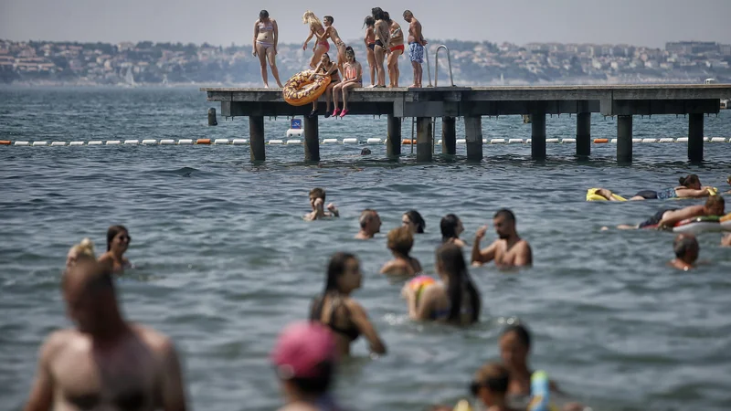Fotografija: Izkupiček letošnje turistične sezone je zaradi epidemije daleč od lanske. FOTO: Blaž Samec/Delo