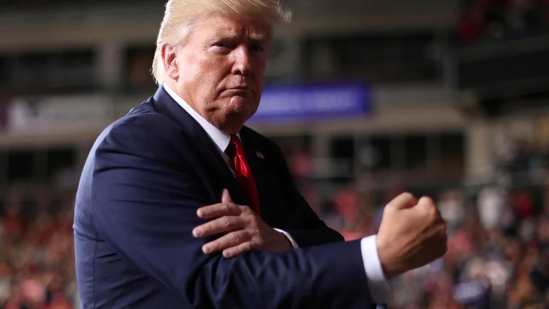 Predsednik slovenske vlade je vnaprej poslal čestitke Donaldu Trumpu, ko je bil volilni izid v ZDA še povsem negotov. Foto Jonathan Ernst/Reuters