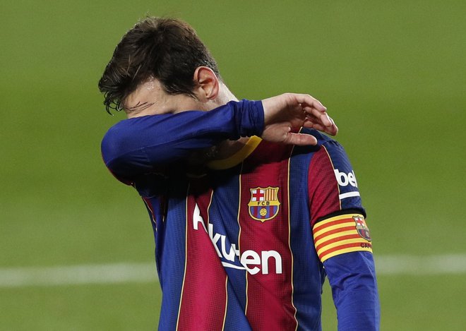 Lionel Messi je poleti razmišljal, da bi zapustil Barcelono, a si je premislil. FOTO: Albert Gea/Reuters
