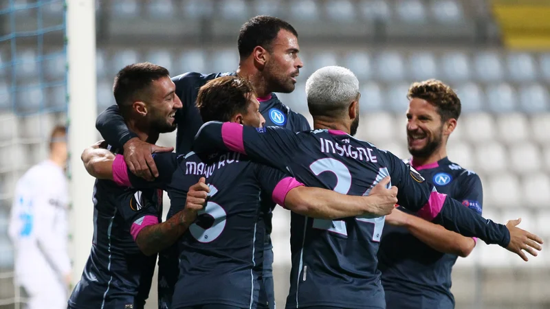 Fotografija: Napoli je doletela kazen. FOTO: Antonio Bronic/Reuters