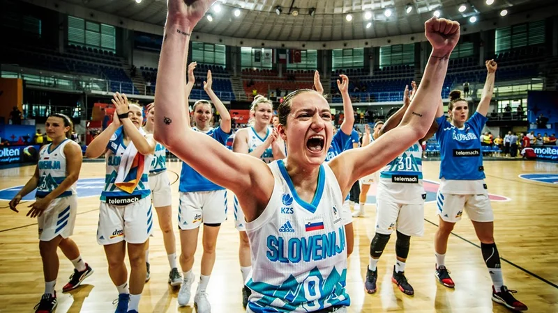 Fotografija: Nika Barič (v ospredju) je bila pozitivna na testiranju v Grčiji. FOTO: FIBA