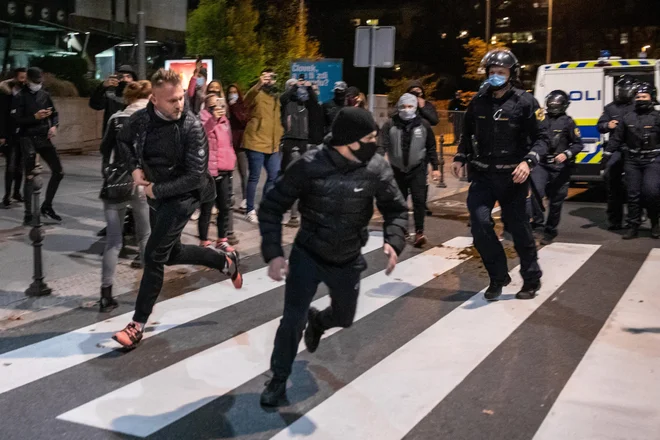 Treba bo ugotoviti in odstraniti globlje vzroke, ki so pripeljali do &raquo;ulice&laquo;, ki poskuša onemogočiti normalno in uspešno parlamentarno življenje. Foto Voranc Vogel/Delo