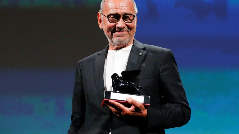 Fotografija: Andrej Končalovski je letos na beneškem filmskem festivalu za film Dragi tovariši dobil posebno nagrado žirije. FOTO: Guglielmo Mangiapane/Reuters