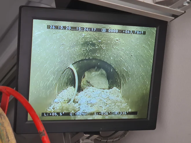 S kamero bodo preverili celoten cevovod. Foto Komunala Kočevje