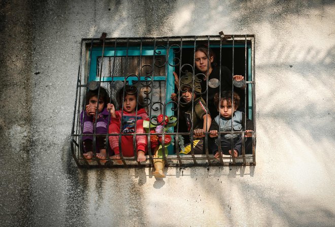 Gaza je tudi najbolj poseljen kraj na svetu. FOTO: Mahmud Hams/AFP