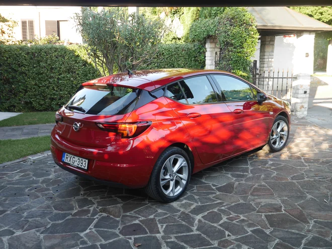 Opel astra je bila leta 2016 slovenski avto leta. FOTO: Boštjan Okorn