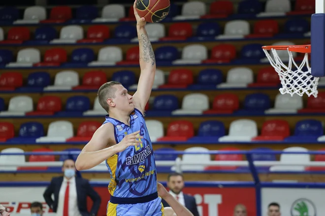 Adut Koprčanov Jurij Macura (20 let, 211 cm) je 13. strelec in drugi skakalec lige ABA ter ima peti najvišji statistični indeks. FOTO: ABA