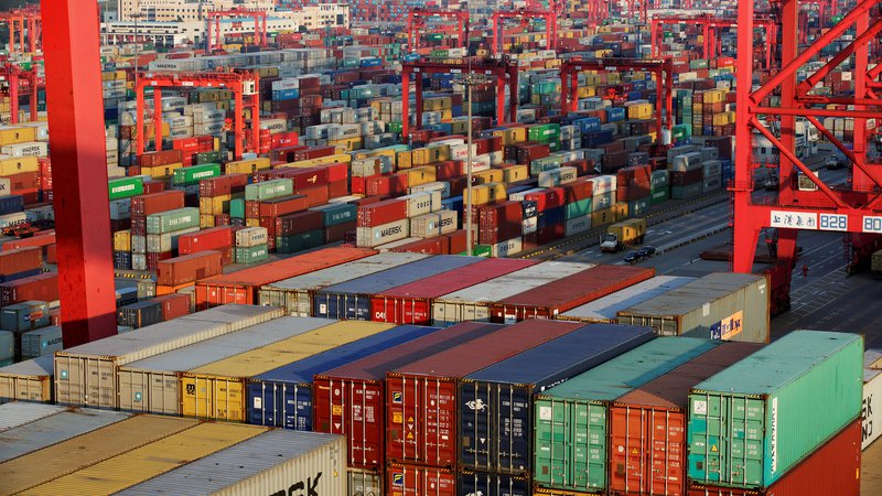 Fotografija: FILE PHOTO: Container boxes are seen at the Yangshan Deep Water Port, part of the Shanghai Free Trade Zone, in Shanghai, China September 24, 2016. Picture taken September 24, 2016. REUTERS/Aly Song/File Photo/File Photo