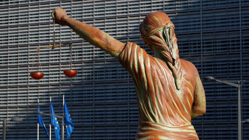 Fotografija: Vladavina prava je v središču nemškega predsedovanja svetu EU.
Negotovo, kakšno vnemo bo v procesu pokazala Slovenija.
Francois Lenoir Reuters