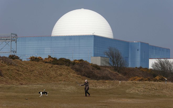 Britansko jedrsko elektrarno Sizewell B bodo kot zadnjo od sedmih velikih elektrarn ustavili leta 2035. FOTO: Suzanne Plunkett/Reuters
