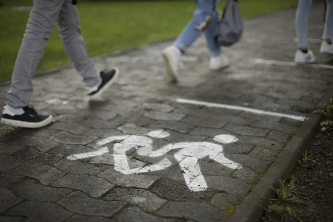 Otroci s posebnimi potrebami v času karanten še bolj razvojno zaostajajo. Foto: Jure Eržen/Delo