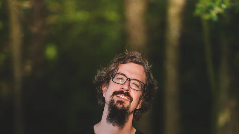 Fotografija: Samo Šalamon je na začetku novembra v samozaložbi izdal prvi volumen troedinega vseevropskega glasbenega projekta Almost Alone. Foto Ksenija Mikor