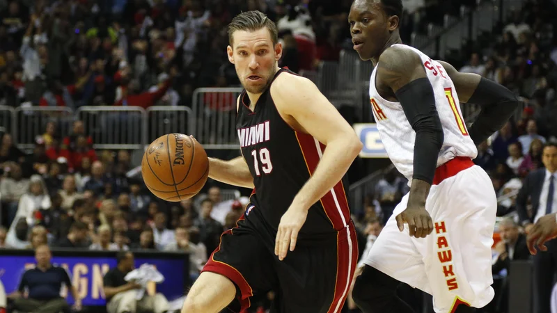 Fotografija: Beno Udrih (levo) se je vrnil v ligo NBA. FOTO: Brett Davis/Usa Today Sports
