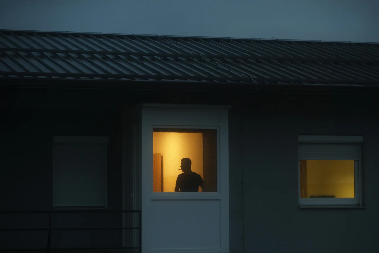 Fotografija: Izdatki za elektriko, plin in druga goriva za gospodinjstva z najnižjimi prihodki predstavljajo skoraj petino njihovih razpoložljivih sredstev. FOTO: Jure Eržen