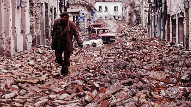 Fotografija: Bilo je nekoč na glavni ulici skozi mesto. FOTO: Sipapress