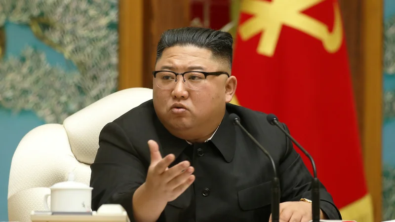 Fotografija: Kim Džong Un je dal jasna navodila, kako postaviti »zid, ki bo koronavirus zadržal zunaj meja države«. FOTO: KCNA/Reuters