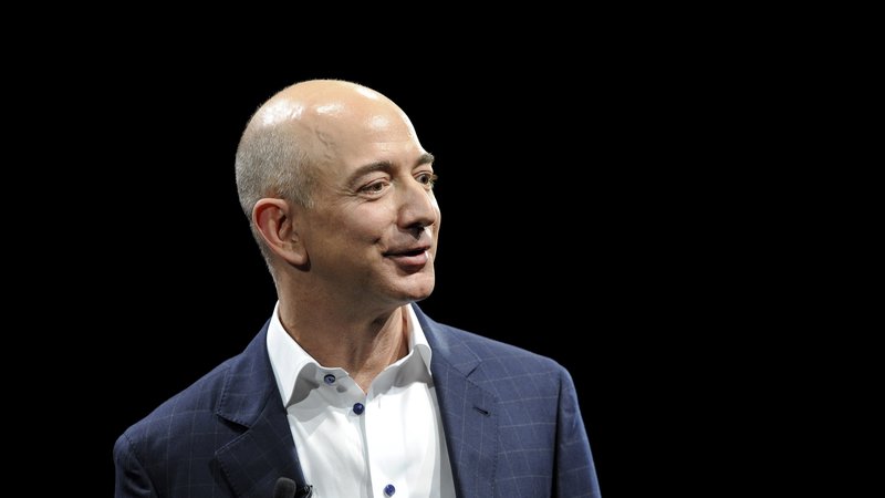 Fotografija: Čeprav Bezos velja za najbogatejšega Zemljana, doslej ni bil znan po posebej veliki dobrodelnosti ali skrbi za okolje. FOTO: Gus Ruelas/Reuters