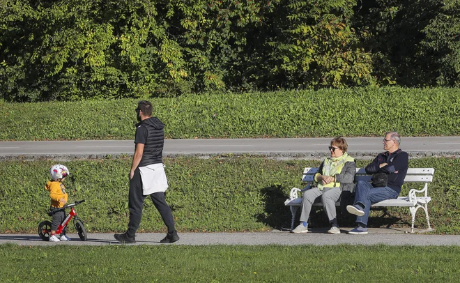 Predlagani demografski sklad bi večino prilivov porabil za tekoče pokojnine, za bodoče generacije bi ostalo bolj malo. FOTO: Jože Suhadolnik/Delo