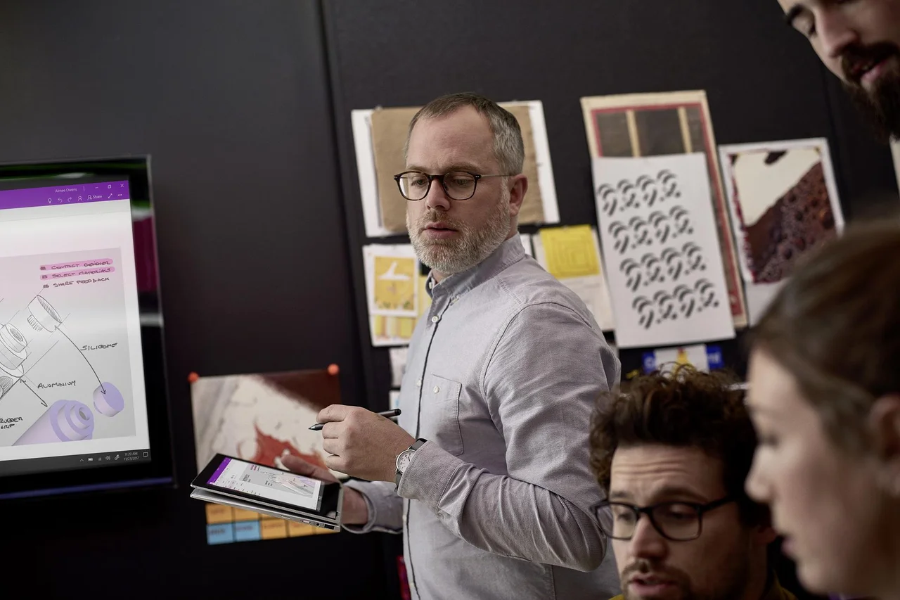 Fotografija: Microsoft ponuja rešitve, ki podjetjem pomagajo preveriti, če uporabljajo originalno programsko opremo. FOTO: Florian Geiss