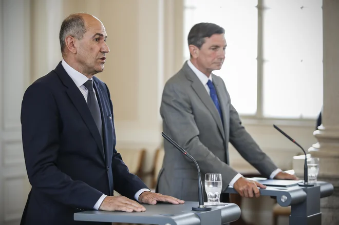Janez Janša je pisal o »ukradenih volitvah«, Borut Pahor pa poudarja, da so bile  volitve v državni zbor leta 2014 legalne in legitimne. FOTO: Uroš Hočevar/Delo