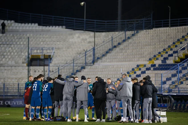 Veselje Slovencev po odmevnem podvigu v Atenah je bilo povsem zasluženo, saj so vedeli, po kaj so prišli v Grčijo, in se tako tudi lotili tekme. FOTO: Alkis Konstantinidis/AFP