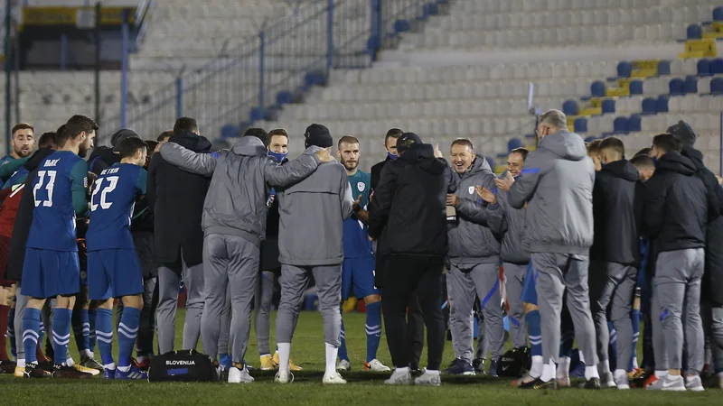 Fotografija: Moštveni duh in povezanost so v slovenski reprezentanci pomagali oblikovati tudi odlični izidi. FOTO: Alkis Konstantinidis/Reuters