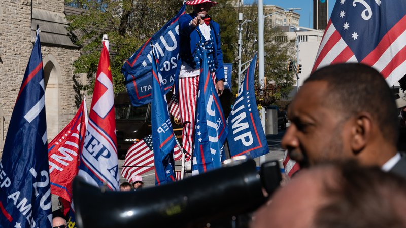 Fotografija: Sredini protesti Trumpovih privržencev v Atlanti. Foto Elijah Nouvelage/Afp