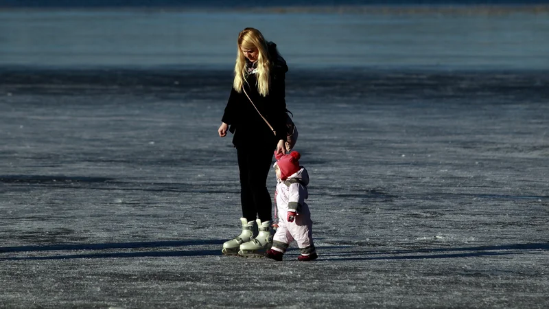 Fotografija: Rjavo maščevje nam pomaga ohraniti telesno temperaturo s pomočjo porabe kalorij. FOTO: Roman Šipič